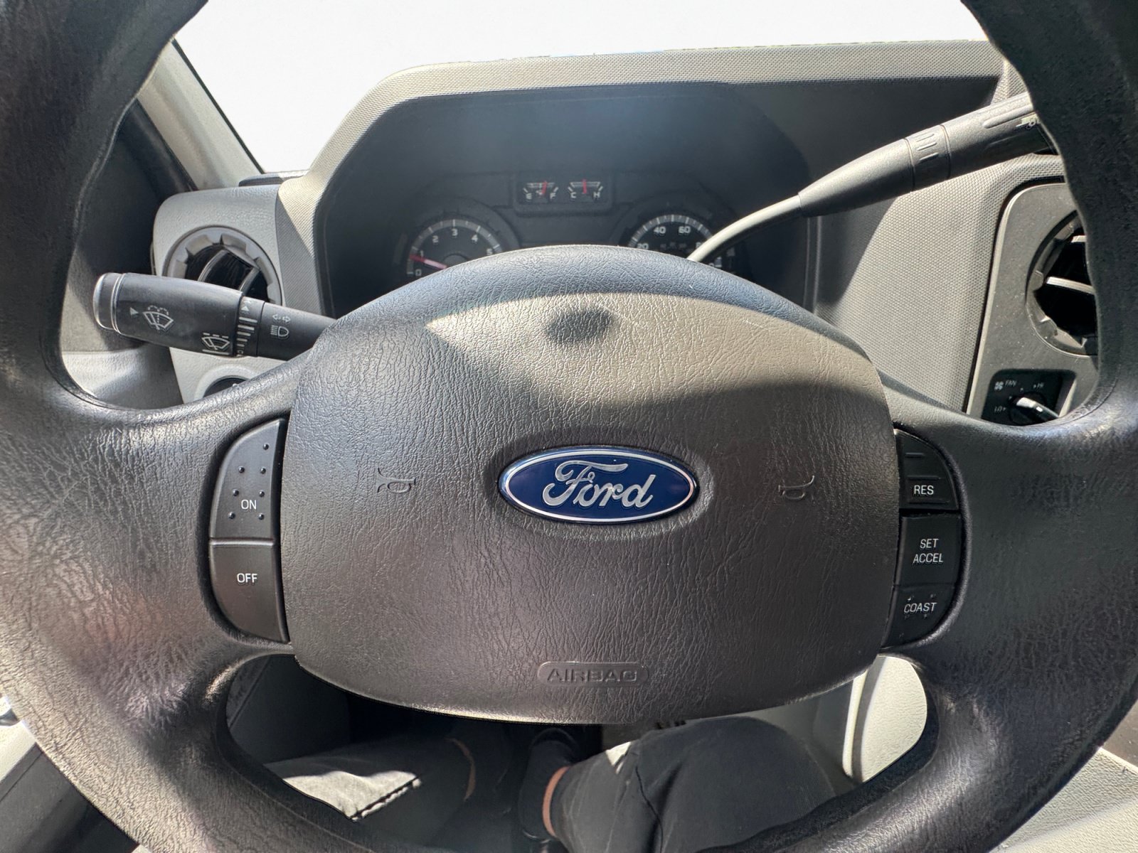Used 2014 Ford E-350 and Econoline 350 Super Duty w/ Power Windows & Locks Group RWD image 14