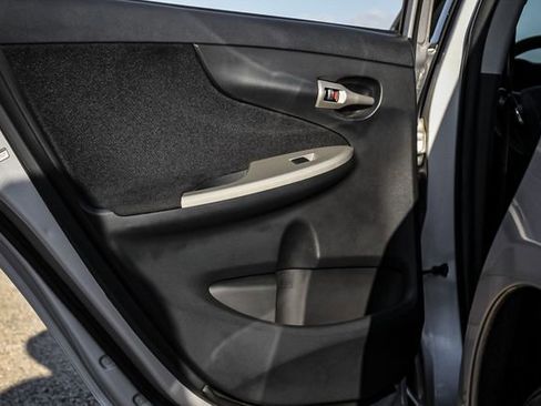 Used 2012 Toyota Corolla S image 28