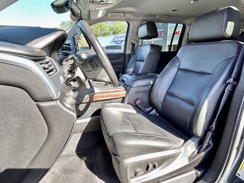 Used 2020 Chevrolet Suburban LT image 22