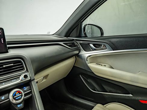 Used 2022 Genesis G70 3.3T AWD/4WD image 30