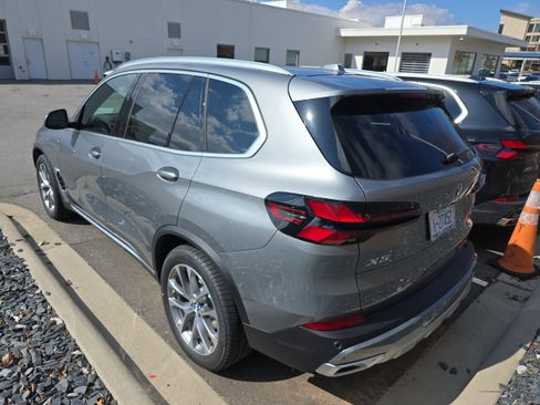New 2026 BMW X5 xDrive40i w/ Premium Package image 3