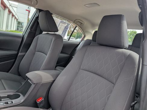 Used 2025 Toyota Corolla LE FWD image 17