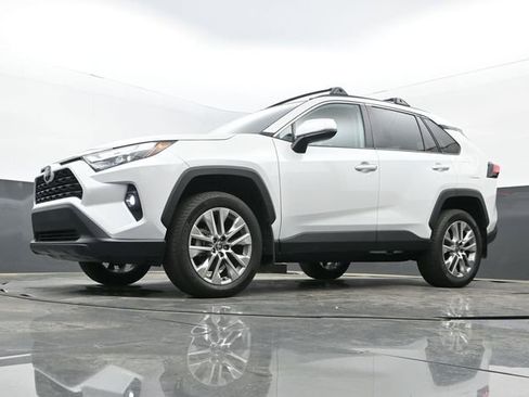 Used 2025 Toyota RAV4 XLE Premium image 12