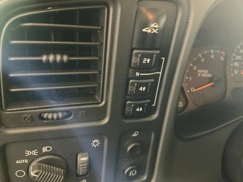 Used 2007 GMC Sierra 2500 SLE w/ Heavy-Duty Power Package AWD/4WD image 18