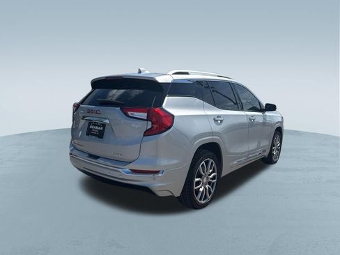 Used 2022 GMC Terrain Denali w/ Denali Premium Package AWD/4WD image 8