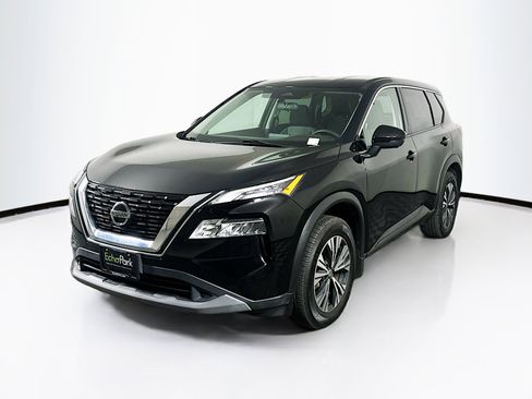 Used 2021 Nissan Rogue SV image 3