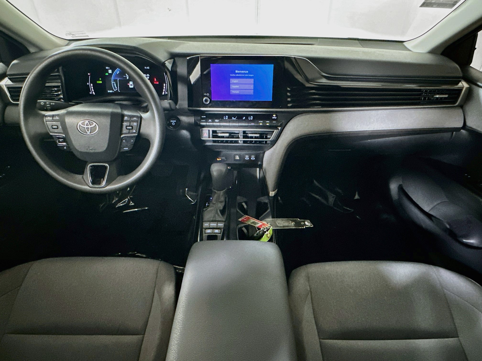 Used 2025 Toyota Camry LE w/ Convenience Package FWD image 27