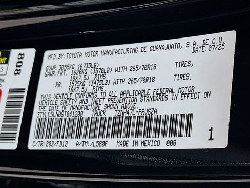 Certified 2025 Toyota Tacoma TRD Off-Road AWD/4WD image 31