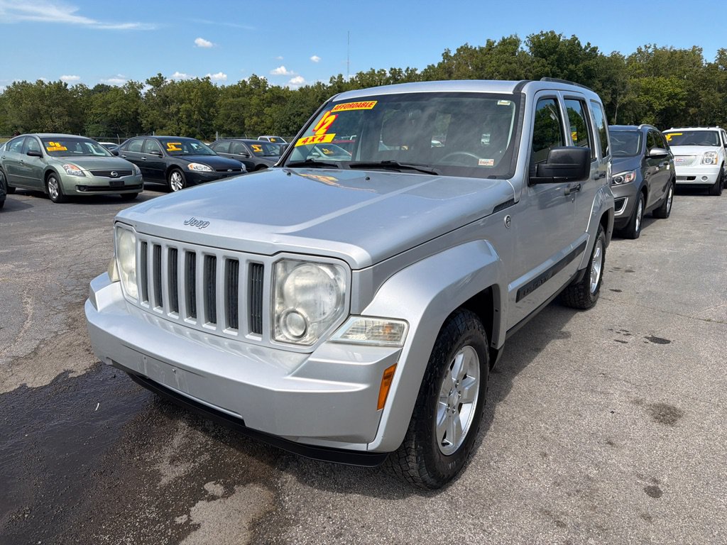 Used 2012 Jeep Liberty Sport AWD/4WD image 2