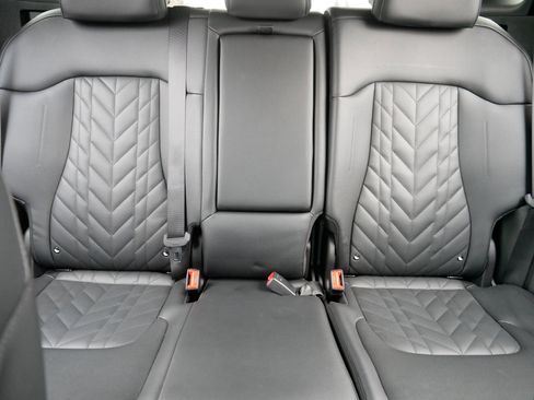 Certified 2023 Kia Sportage X-Line image 13