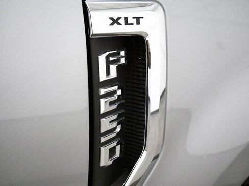 Used 2020 Ford F250 XLT w/ XLT Value Package image 10