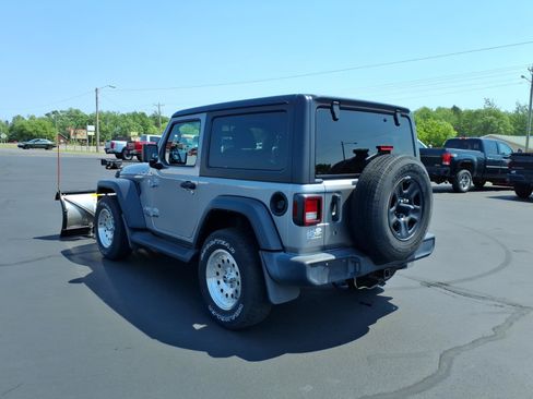 Used 2019 Jeep Wrangler Sport AWD/4WD image 4