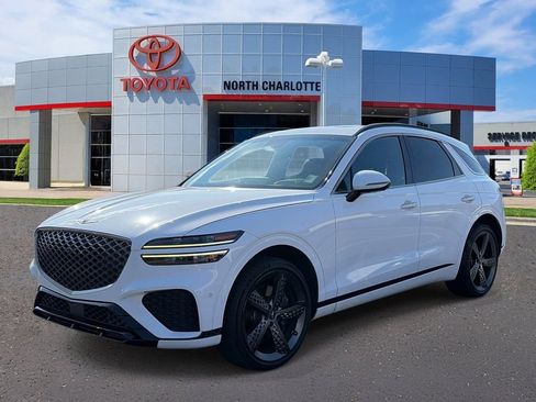 Used 2022 Genesis GV70 3.5T Sport w/ Sport Prestige Package AWD/4WD image 3