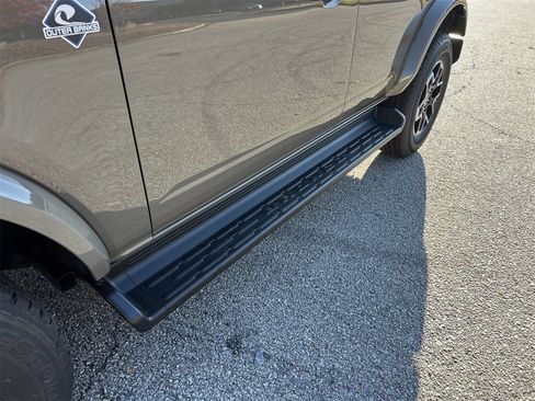 New 2025 Ford Bronco Outer Banks image 28