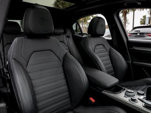 Used 2024 Alfa Romeo Stelvio Veloce image 36