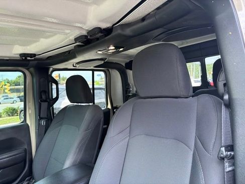 Used 2022 Jeep Gladiator Sport AWD/4WD image 21