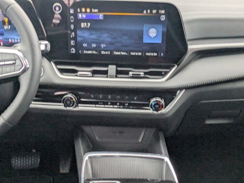 New 2026 Chevrolet Equinox LT w/ Safety and Technology Package image 18