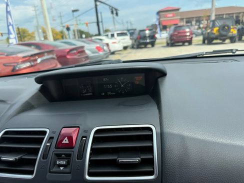 Used 2017 Subaru Forester 2.5i Touring AWD/4WD image 25