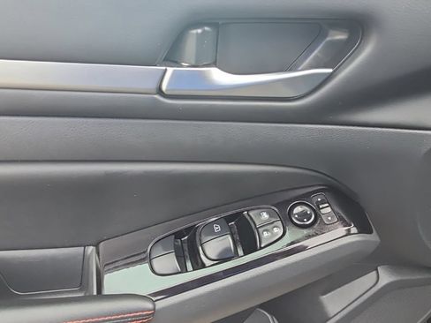 Used 2025 Nissan Altima 2.5 SR FWD image 18
