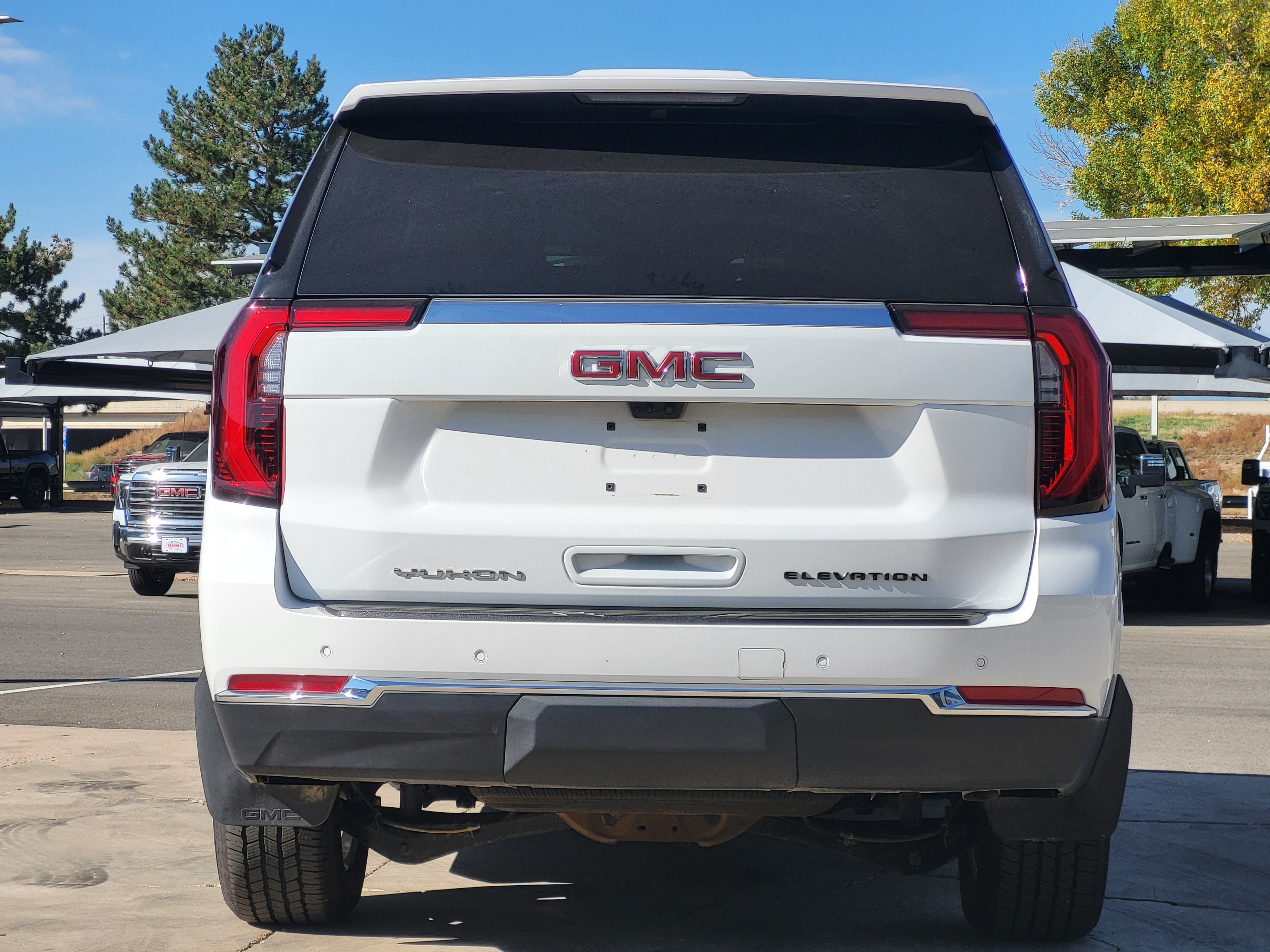Used 2026 GMC Yukon Elevation w/ Elevation Premium Package AWD/4WD image 4