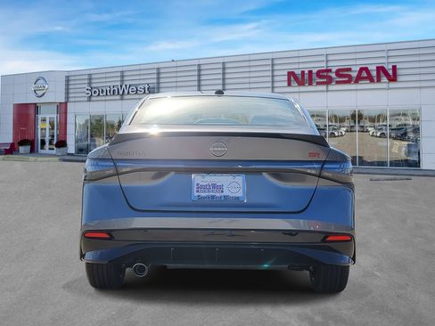 New 2026 Nissan Sentra SR w/ Floor Mat Package image 7