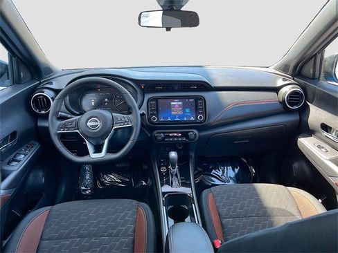 Used 2024 Nissan Kicks SR image 21