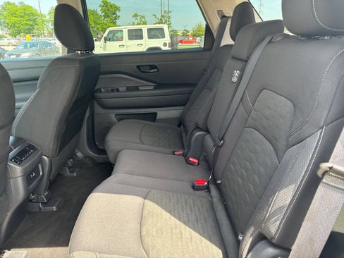 Used 2025 Nissan Pathfinder SV AWD/4WD image 25