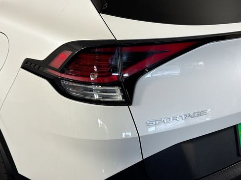 Used 2023 Kia Sportage LX image 35