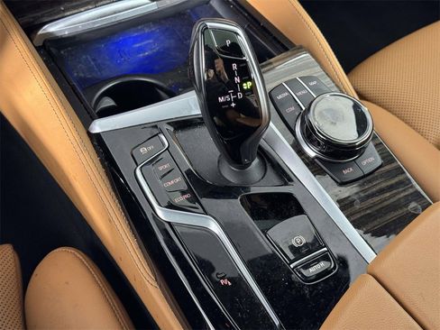 Used 2023 BMW 540i xDrive w/ Executive Package image 29