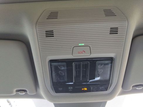 Used 2024 Volkswagen Atlas SEL Premium R-Line image 19