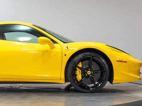 Used 2010 Ferrari 458 Italia Coupe RWD image 25