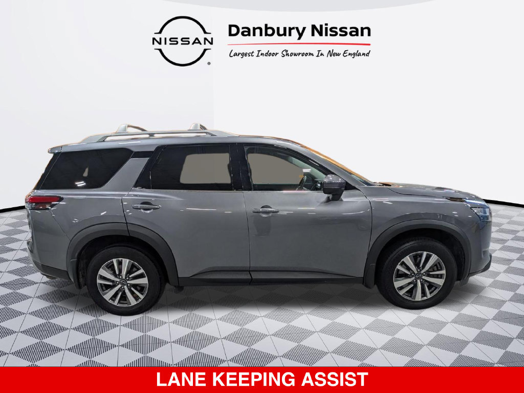 Certified 2024 Nissan Pathfinder SL AWD/4WD image 2