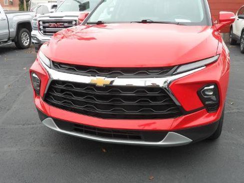 Used 2023 Chevrolet Blazer LT image 2