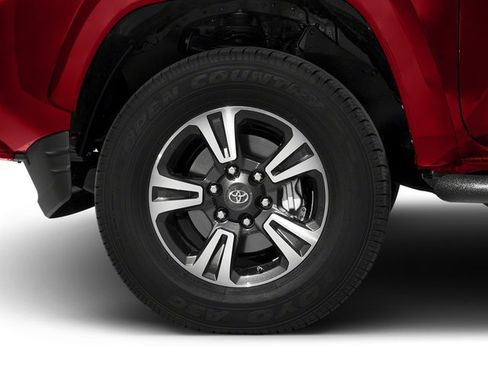 Used 2018 Toyota Tacoma TRD Sport AWD/4WD image 5