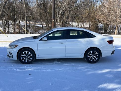 Certified 2025 Volkswagen Jetta S image 6