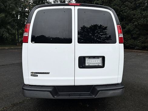 Used 2025 Chevrolet Express 3500 LT w/ LT Preferred Equipment Group RWD image 21