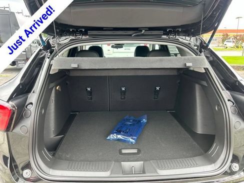New 2026 Chevrolet Trax LT w/ LT Convenience Package FWD image 27