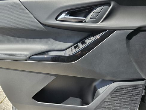 New 2026 Chevrolet Equinox LT FWD image 18
