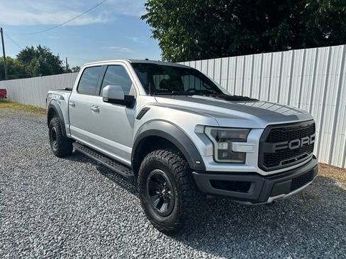 Used 2017 Ford F150 Raptor w/ Equipment Group 802A Luxury AWD/4WD image 7