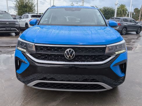 Certified 2024 Volkswagen Taos SE FWD image 8