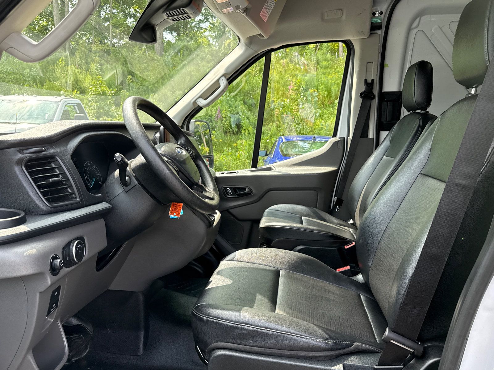 Used 2023 Ford Transit 250 Medium Roof AWD image 10