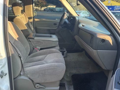 Used 2004 Chevrolet Tahoe LS image 28