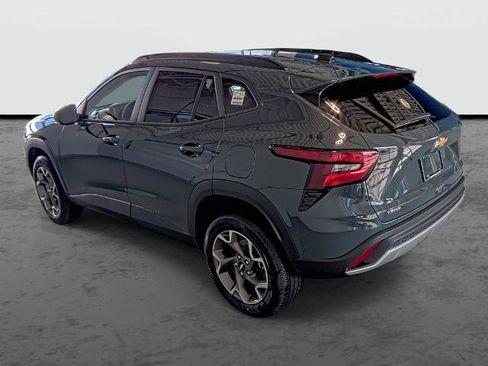 New 2026 Chevrolet Trax LT w/ LT Convenience Package image 2