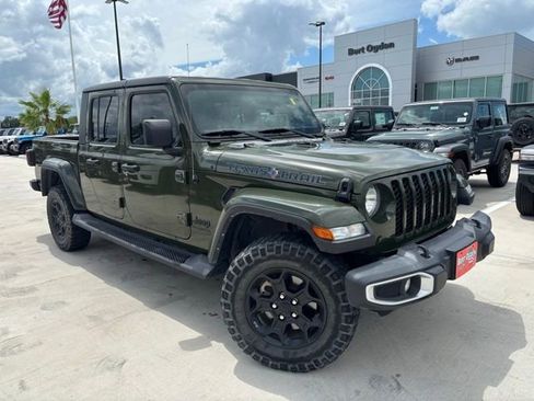 Used 2023 Jeep Gladiator Sport AWD/4WD image 1