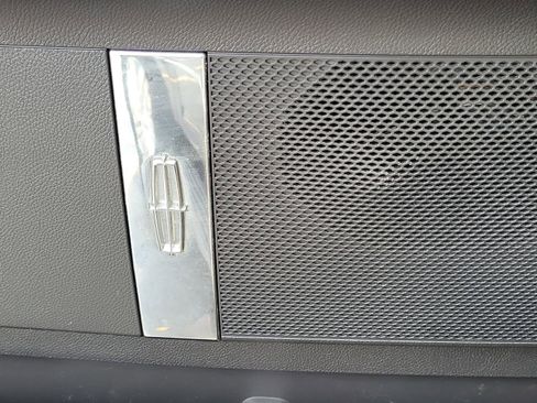 Used 2012 Lincoln Navigator 2WD image 28