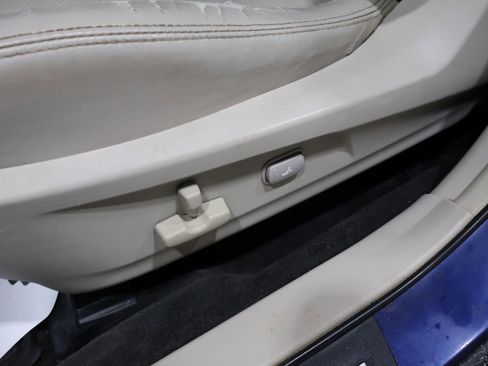 Used 2011 Subaru Outback 2.5i Limited image 14