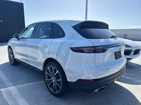 Used 2019 Porsche Cayenne AWD/4WD image 2