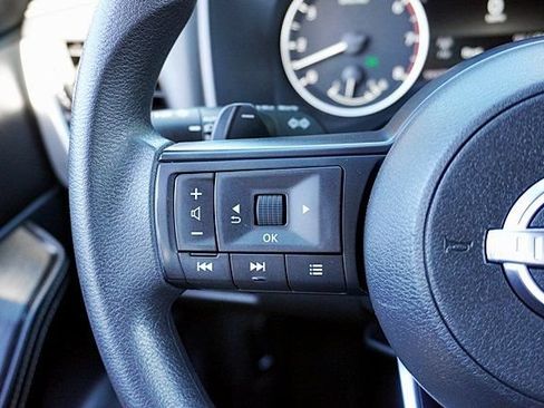 Used 2024 Nissan Rogue SV AWD/4WD image 45
