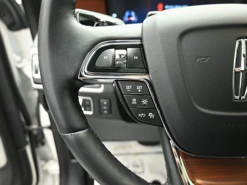 Used 2024 Lincoln Navigator Reserve image 12
