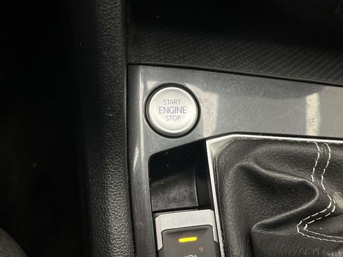 Used 2024 Volkswagen Tiguan S image 17